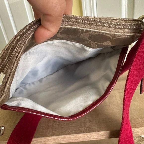 #6. Coach Daisy Sateen Signature Khaki & Red Crossbody Bag, Excellent Condition - Picture 12 of 15